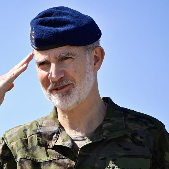 Le roi Felipe VI visite à la brigade "Aragon I" de l'armée espagnole, à la base "San Jorge" à Saragosse, le 25 mars 2025. La brigade "Aragon I" de l'armée a été créée le 1er juin 1986 sous le nom de brigade de cavalerie "Castillejos II". Ses unités ont participé à des missions de maintien de la paix dans les Balkans (Bosnie, Kosovo et Albanie), au Liban, en Afghanistan, au Mali, en Irak et en Lettonie, ainsi qu'au soutien à la population civile lors des opérations de Balmis et de Baluarte.

Photo : Europa Press / Bestimage