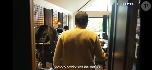Claudio Capéo dans sa maison en Alsace. Reportage diffusé dans le JT de 13 heures de TF1 le 23 décembre 2025.
