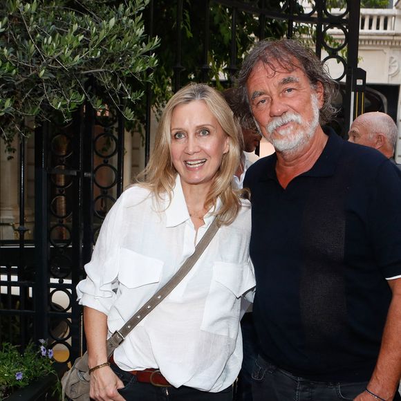 Catherine et Olivier Marchal - Cocktail à l'occasion des 2 ans de la boutique du Joaillier Heurgon à Paris le 27 juin 2023. © Christophe Clovis / Bestimage