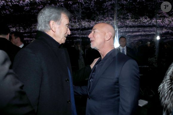 Bernard Arnault et Jeff Bezos - Défilé de Mode Christian Dior - Front Row, Collection Haute Couture Printemps/Été 2026, dans le cadre de la Fashion Week de Paris, France, le 26 Janvier 2026.

© Bertrand Rindoff / Bestimage