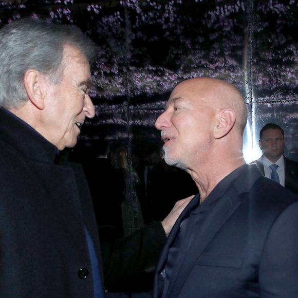 Bernard Arnault et Jeff Bezos - Défilé de Mode Christian Dior - Front Row, Collection Haute Couture Printemps/Été 2026, dans le cadre de la Fashion Week de Paris, France, le 26 Janvier 2026.

© Bertrand Rindoff / Bestimage