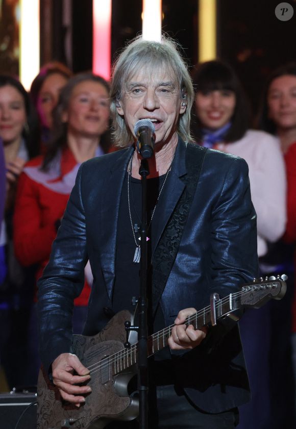 Jean-Louis Aubert - Les célébrités se mobilisent pour la 38ème édition du Téléthon dans les studios de France 2 à Paris © Coadic Guirec / Bestimage
