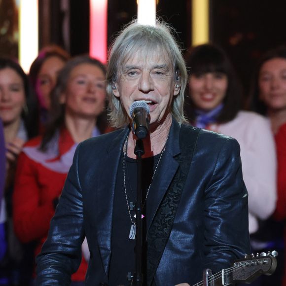 Jean-Louis Aubert - Les célébrités se mobilisent pour la 38ème édition du Téléthon dans les studios de France 2 à Paris © Coadic Guirec / Bestimage