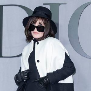 Isabelle Adjani au photocall du défilé Christian Dior Mode Féminine Prêt-À-Porter Automne/Hiver 2025-2026 lors de la Fashion Week de Paris (PFW), à Paris, France, le 4 mars 2025. © Olivier Borde/Bestimage