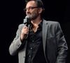 Un voyage pour perfectionner son anglais.
Frederic Lopez lors de la présentation du film Alibi.com pendant le 20e Festival du film de comédie de l'Alpe d'Huez à l'Alpe d'Huez, France, le 20 janvier 2017. Photo par Julien Reynaud/APS-Medias/ABACAPRESS.COM
