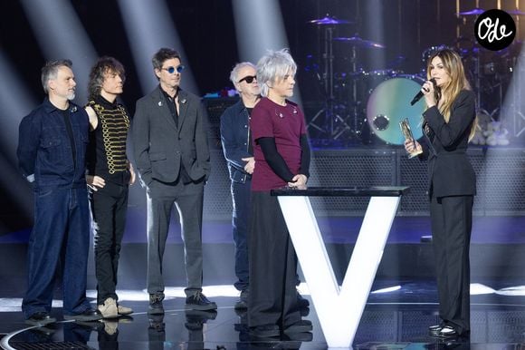 Il a remercié Nicola Sirkis, les équipes qui entourent le groupe et les fans.

Le groupe Indochine reçoit un prix spécial aux Victoires de la Musique 2026 (41ème édition) pour sa tournée record de plus d'un million de spectateurs le 13 février 2026. © Guirec Coadic / Moreau / Jacovides / Bestimage