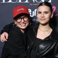 Lucie Bernardoni pose avec sa fille Lily Angelina : le duo complice lors d'une soirée avec des candidats de la Star Academy 2024