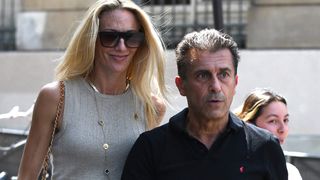 Pour sa dernière apparition publique, Bébert des Forbans s'était rendu au mariage d'un autre chanteur star à Paris : Il était accompagné de sa compagne Astrid, 20 ans de moins