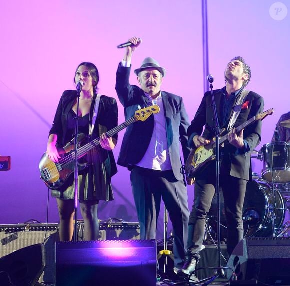 Anna, Louis, Joseph et Matthieu Chedid - Cérémonie des 31 èmes Victoires de la Musique au Zénith de Paris le 12 février 2016
© Guirec Coadic / Bestimage