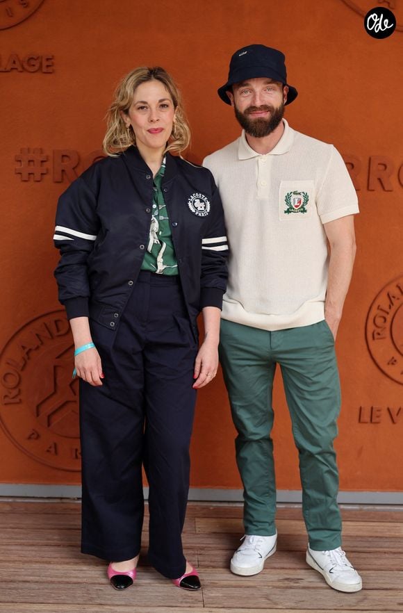 Alysson Paradis et son compagnon Guillaume Gouix au village lors des Internationaux de France de Tennis de Roland Garros 2025, à Paris, France, le 2 Juin 2025. © Jacovides-Moreau/Bestimage