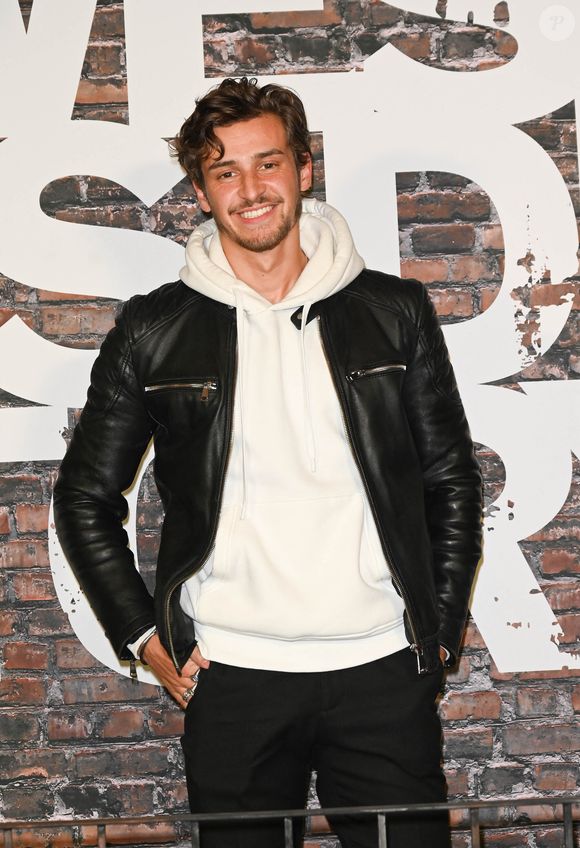Adrien Caby à l'avant-première du film "West Side Story" réalisé par S. Spielberg au Grand Rex à Paris, le 2 décembre 2021. 

Photo : Coadic Guirec / Bestimage