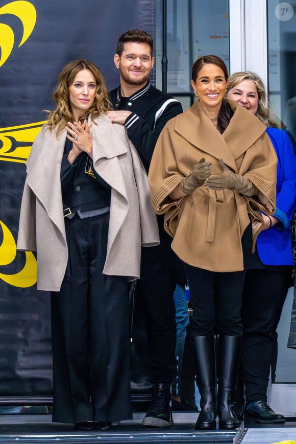 Le prince Harry, duc de Sussex, et Meghan Markle, duchesse de Sussex, Michael Bublé et son épouse Luisana assistent à la dernière journée de l'événement "One Year to Go" avant les Invictus Games Vancouver Whistler 2025 et participent à une session de curling au Vancouver Curling Club du Hillcrest Community Centre à Vancouver, Canada, le 16 février 2024. ©Backgrid USA / Bestimage