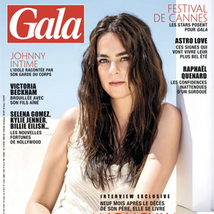 Dans le dernier numéro de "Gala", paru ce jeudi 22 mai 2025, la quinquagénaire, qui est en couple avec l'acteur et réalisateur Roschdy Zem, explique toutefois que lorsqu'on vit avec quelqu'un dans un appartement, il faut savoir faire des compromis, en termes de décoration...

La Une de "Gala" du 22 mai 2025.