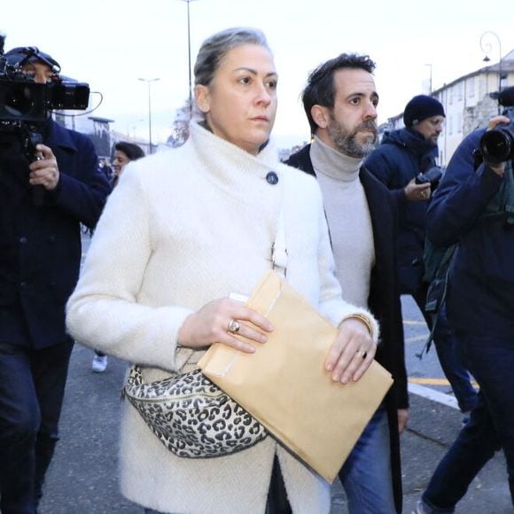 David Pelicot, fille de G.Pélicot - Dernier jour du procès des viols de Mazan: Dominique Pélicot arrive arrive au palais de justice d'Avignon lors du procès de son ex-mari D.Pelicot, accusé de l'avoir droguée pendant près de dix ans et d'avoir invité des inconnus à la violer à leur domicile de Mazan, une petite ville du sud de la France, à Avignon le 19 décembre 2024. © Franz Chavaroche / Bestimage