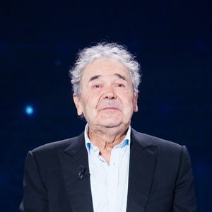 Pierre Pierret et Simone ont vécu 60 ans dans leur maison en pierre en Seine-et-Marne.

Exclusif - Pierre Perret à l'enregistrement de l'émission "La boîte à Secrets 9".

Photo : Tiziano Da Silva / Bestimage