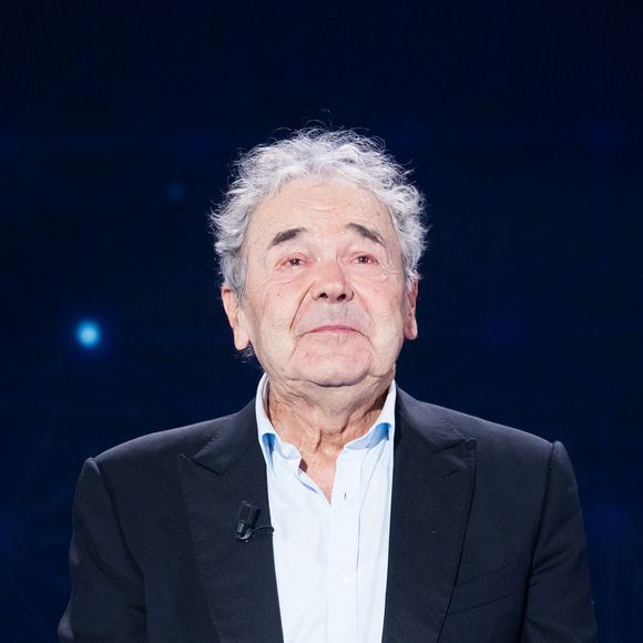 Pierre Pierret et Simone ont vécu 60 ans dans leur maison en pierre en Seine-et-Marne.

Exclusif - Pierre Perret à l'enregistrement de l'émission "La boîte à Secrets 9".

Photo : Tiziano Da Silva / Bestimage