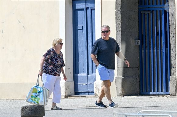 Exclusif - Elyette Boudou "Mamie Rock" (qui fêtera ses 89 ans le 5 juillet prochain) et André Boudou -  Laeticia Hallyday sort d'un déjeuner en famille à Marseillan le 2 juillet 2024.