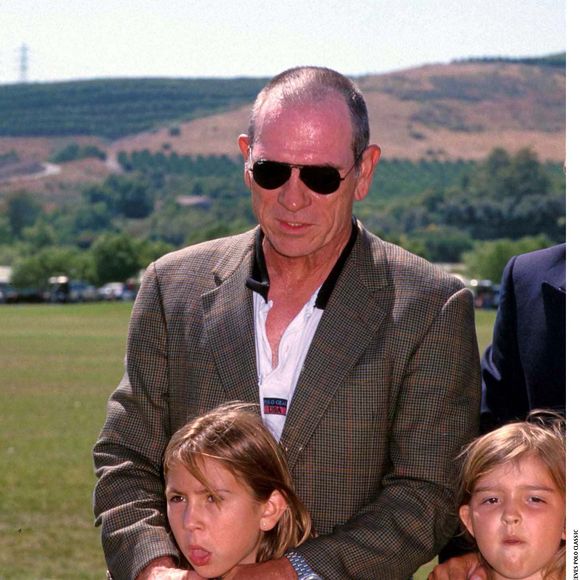 Tommy Lee Jones et sa fille Victoria lors du Christopher Reeve Polo Classic, à San Juan Capistrano, Californie — plan américain.
ALPHA AGENCY / BESTIMAGE