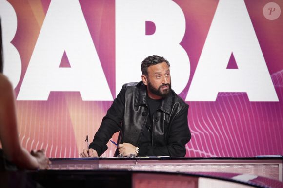 Exclusif - Cyril Hanouna, sur le plateau de l’émission « TPMP » présentée par C.Hanouna et diffusée en direct sur Youtube et sur toutes les box (SFR, FREE, Bouygues, MyCanal etc), Paris, France, le 24 mars 2025. © Jack Tribeca / Bestimage