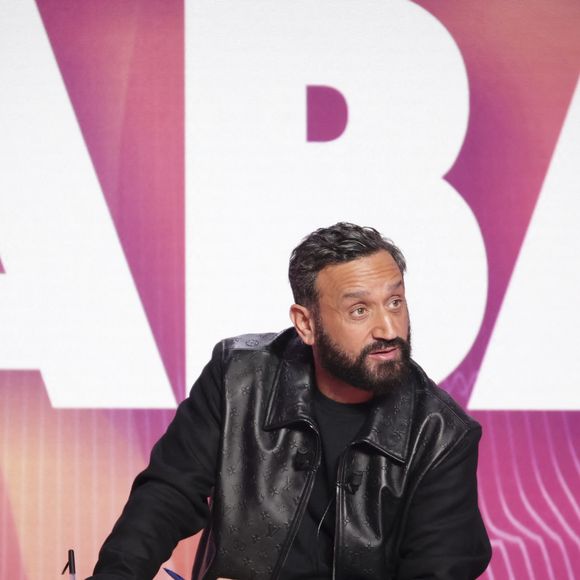 Exclusif - Cyril Hanouna, sur le plateau de l’émission « TPMP » présentée par C.Hanouna et diffusée en direct sur Youtube et sur toutes les box (SFR, FREE, Bouygues, MyCanal etc), Paris, France, le 24 mars 2025. © Jack Tribeca / Bestimage