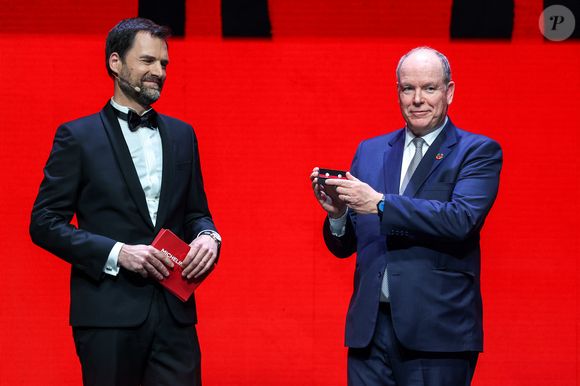Gwendal Poullennec (Directeur international du Guide Michelin) et le Prince Albert II de Monaco lors de la Cérémonie des remises des Etoiles Michelin 2026 au Grimaldi Forum à Monaco le 16 mars 2026.

© Jean-Marc Lhomer/Bestimage