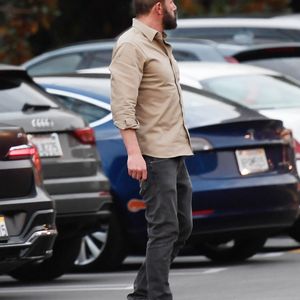 Ainsi, le comédien a dîné le 28 novembre dernier chez son ex-femme avec leurs trois enfants à l'occasion de Thanksgiving.

Ben Affleck va dîner chez son ex-femme Jennifer Garner à l'occasion de la fête de Thanksgiving à Los Angeles, le 28 novembre 2024.