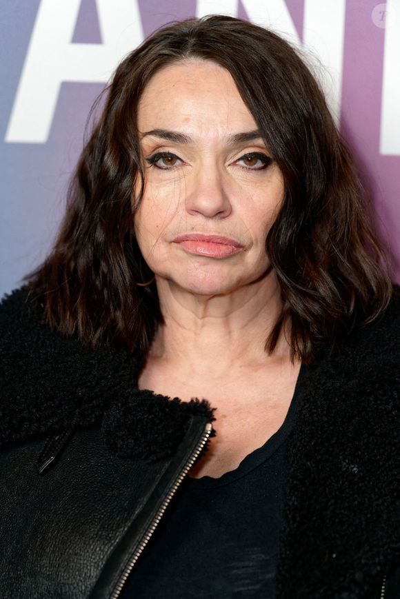 En conflit avec ses parents, l’actrice, ancienne compagne de JoeyStarr, a raconté avoir tenté de les empoisonner, comme elle l’a expliqué au micro du journaliste

Exclusif - Béatrice Dalle - Photocall du film "La passion selon Béatrice" lors du 30ème festival du film francophone, Cinemania, à Montréal
© Sylvain Lefevre / Bestimage