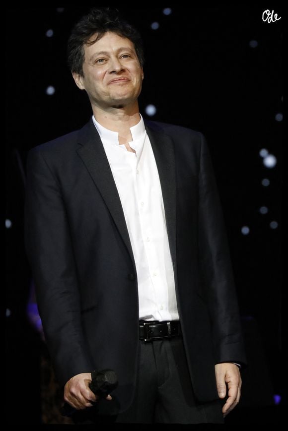 Exclusif - Jonathan Dassin lors de la soirée L'année de la déprime (et même un peu plus...) aux Folies Bergère à Paris le 29 novembre 2021.
© Alain Guizard / Bestimage