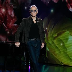 Exclusif -  Alain Chamfort - Backstage - Enregistrement de l'émission "La Boîte à Secrets N°20" dans les studios de la Cité du Cinéma à Saint-Denis, présentée par F.Bollaert et diffusée le 10 janvier sur France 3
© Christophe Clovis / Bestimage