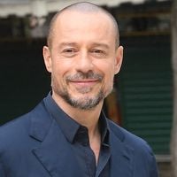 Stefano Accorsi papa pour la cinquième fois : L’ex de Laetitia Casta agrandit à nouveau sa famille en accueillant un petit Davide