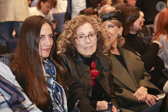 Mireille Dumas, Hélène in Paris dans le public du concert de Hugues Aufray au Le Dôme de Paris - Palais des Sports le 9 novembre 2025.

© Jack Tribeca / Bestimage