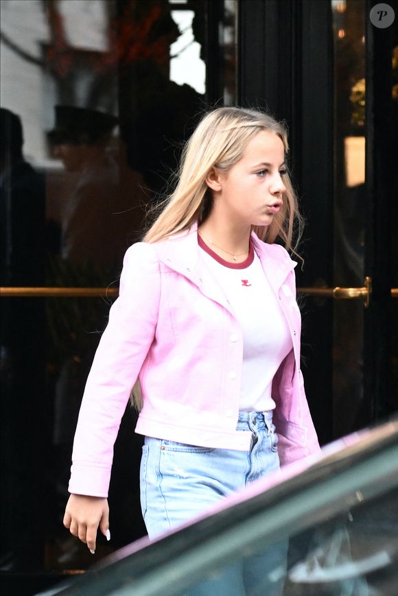 Giulia Sarkozy - La famille Sarkozy réunie au restaurant du "Four Seasons Hôtel George V" pour l'anniversaire de Giulia Sarkozy (14 ans) à Paris, France, le 19 octobre 2025. Nicolas profite au maximum de ses derniers jours de liberté avant son incarcération à la prison de la Santé mardi 21 octobre. © Bestimage