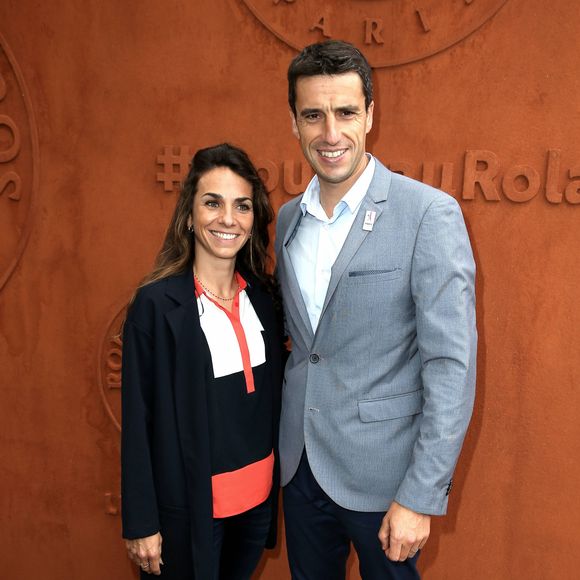 Mère de ses trois enfants

Tony Estanguet et Laetitia - People au village des internationaux de France de tennis à Roland Garros à Paris 4 juin 2016. © Dominique Jacovides / Bestimage