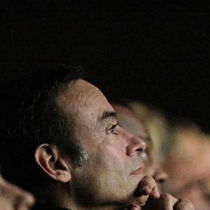 Exclusif - Anthony Delon lors de la soirée hommage Ciné-concert symphonique "Alain Delon, le dernier Samouraï" au palais des congrès à Paris le 8 novembre 2024 le jour de son anniversaire. Pour cette soirée, le chef d'orchestre Vahan Mardirossian a dirigé l'orchestre symphonique de Douai.

© Moreau / Jacovides / Bestimage