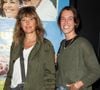 Lola, la fille de Sandrine Quétier, est au cœur d'une tendre attention de sa maman.

Sandrine Quetier et Lola Michelin assistent à la première parisienne du film « Toujours Possible » au cinéma Le Balzac, à Paris, en France. Photo de Nasser Berzane/ABACAPRESS.COM