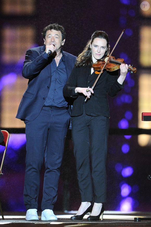 L’émission, loin d’un rêve, s’avère éprouvante, marquée par la pression médiatique et un sentiment de perte d’authenticité.

Patrick Bruel et Claire-Marie Bron - Enregistrement de l'émission "La chanson de l'année" au château de Chambord, qui sera diffusée le 5 juin 2021 sur TF1. © Gaffiot-Moreau / Bestimage
