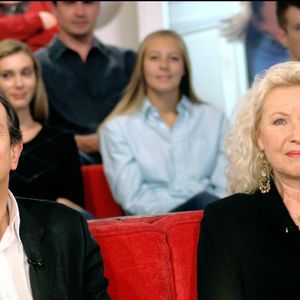 Maaike Jansen et Roland Giraud sur le plateau de "Vivement dimanche"
©COADIC GUIREC / BESTIMAGE