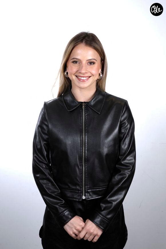 "Bon beeeen…I SAID YES TO THE LOVE OF MY LIFE", a-t-elle écrit en légende.
Portrait de Carla Dona lors de l'enregistrement de l'émission "Chez Jordan de Luxe" le 17 avril 2024. © Cédric Perrin / Bestimage