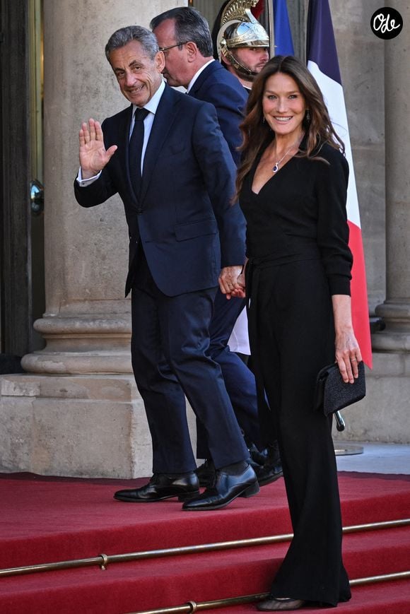 L'ancien président français Nicolas Sarkozy et son épouse, la chanteuse italo-française Carla Bruni-Sarkozy, arrivent à l'Élysée, à Paris, le 2 juin 2026, pour un dîner d'État organisé dans le cadre de la visite du président rwandais. Photo de Firas Abdullah/ABACAPRESS.COM