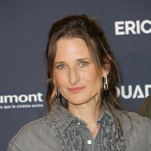 Son fils de 15 ans lui donne parfois des conseils, montrant une relation complice et sincère.

Camille Cottin - Première du film "Juste une illusion" au cinéma Le Grand Rex à Paris le 22 mars 2026. © Coadic Guirec/Bestimage