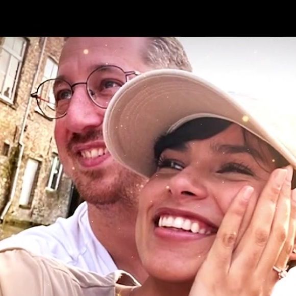 Un homme qu'elle n'avait encore jamais présenté jusqu'à présent.

Eve Gilles (Miss France 2024) en couple avec Simon depuis un an et demi, on découvre son visage dans l'émission "Danse avec les stars 2025" du 21 mars, sur TF1