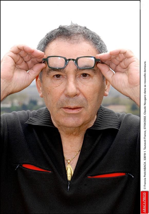 © Francis Petit/ABACA. 33819. Tautavel-France, 07/04/2002. Claude Nougaro et sa femme dans leur nouvelle demeure