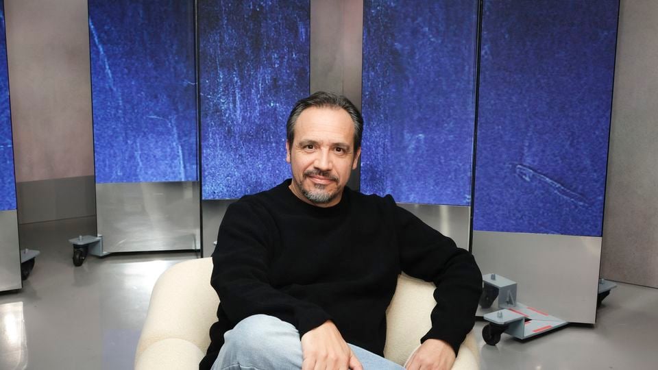 Alexandre Astier, papa de 7 enfants dont le plus jeune à 5 ans, est grand-père