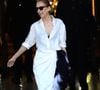Dès le 3 septembre, le journaliste Guillaume Durand partageait une première photo prise depuis sa fenêtre, se présentant avec humour comme “Durand Paparazzi archi nul”. 


Céline Dion acclamée par ses fans à la sortie de l’hôtel Royal Monceau, avant de se rendre à la Plenitude Arena de Paris La Défense, à Paris, France, le 25 septembre 2026. © Clément Prioli/Bestimage