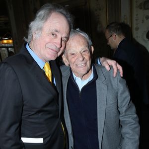 Exclusif - Franz-Olivier Giesbert et Claude Perdriel (98 ans) - F-O.Giesbert est sacré  « Pape des éditorialistes » par Château Pape Clément au restaurant « Pavillon Ledoyen » à Paris, France, le 21 Novembre 2024. 

© Bertrand Rindoff / Bestimage