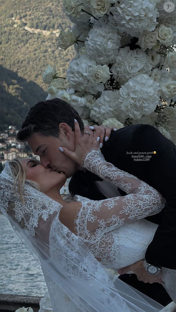 La réception s’est tenue au Cap Estel, suivie d’une fête dans une villa voisine.

Mariage de Dylan Deschamps et Mathilde Cappelaere, 28 septembre 2025