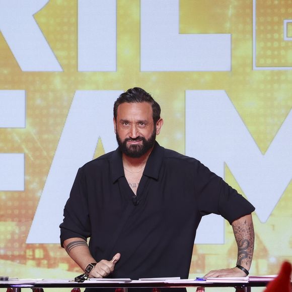 Exclusif - Cyril Hanouna, sur le plateau de  TBT9 présenté par C.Hanouna, et diffusé en direct sur W9, Paris, France, le 26 novembre 2025. © Jack Tribeca / Bestimage