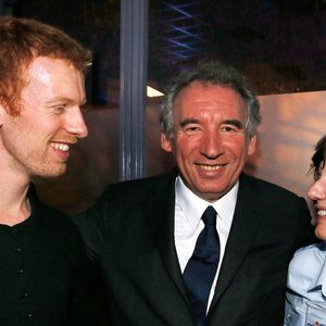 Président du Parti du Centre (MoDem) et candidat à la mairie de Pau, François Bayrou célèbre avec sa femme Elisabeth et leur fils André après avoir remporté le vote à l'issue du second tour des élections municipales françaises, à Pau, dans le sud-ouest de la France, le 30 mars 2014. Photo by Patrick Bernard/ABACAPRESS.COM