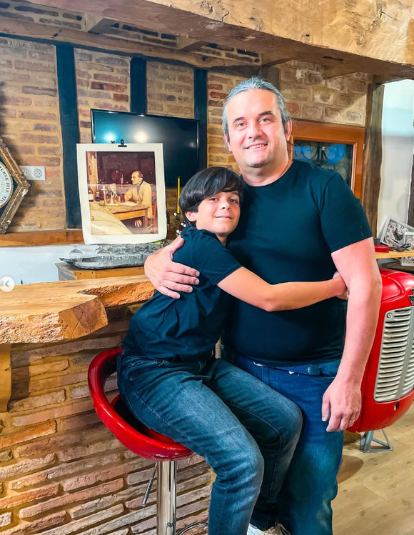 Il s'appelait Charles
Pierre de "L'amour est dans le pré" avec son fils Gabriel - Instagram, le 4 novembre 2024