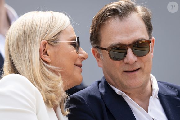 Renaud Capuçon et sa femme Laurence Ferrari en tribunes lors de la finale messieurs des Internationaux de France de Tennis de Roland Garros 2025 (jour 15), à Paris, France, le 8 juin 2025. © Cyril Moreau/Bestimage
